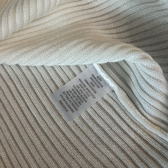 Ryan wylde white ribbed blouse sheer puff sleeves crew neck plus Sz stretchy 3X - Picture 6 of 6